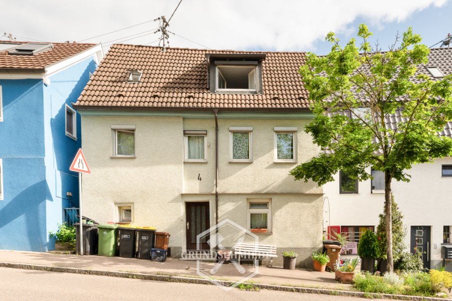Renovierungsbedürftiges Einfamilienhaus in guter Lage, 71642 Ludwigsburg, Einfamilienhaus