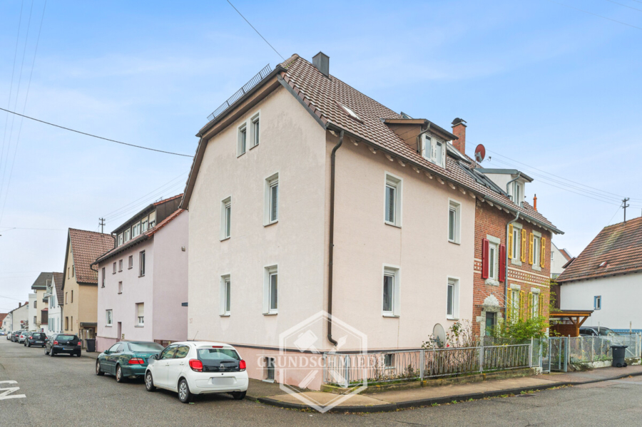 Mehrfamilienhaus mit Entwicklungspotenzial, 70734 Fellbach, Doppelhaushälfte