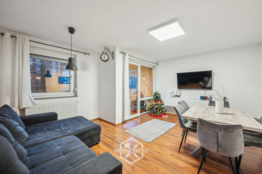 Lichtdurchflutete 3-Zimmer-Oase mit Balkon, 73732 Esslingen am Neckar, Etagenwohnung